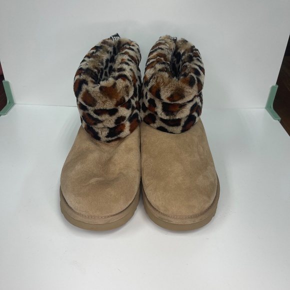 Women’s Ugg Fluff Mini Quilted Leopard Boots - Picture 4 of 7
